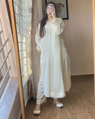 Serene Lace-Trimmed Kurta Set