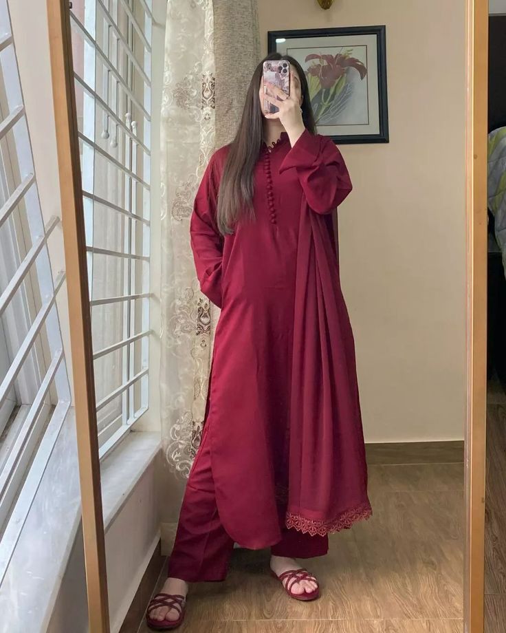 Serene Lace-Trimmed Kurta Set