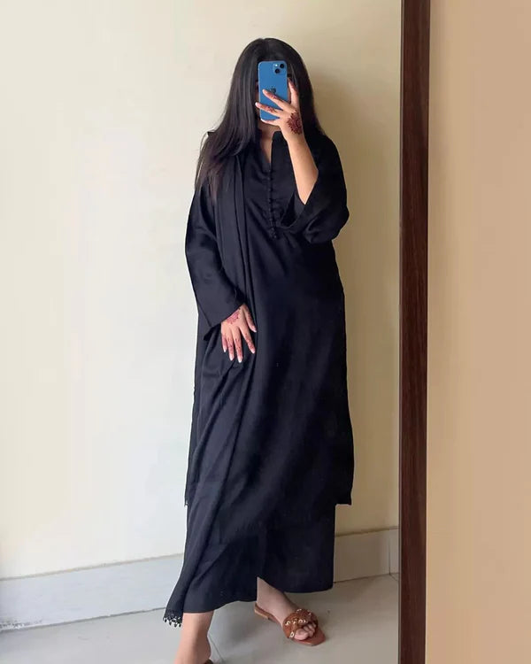 Serene Lace-Trimmed Kurta Set