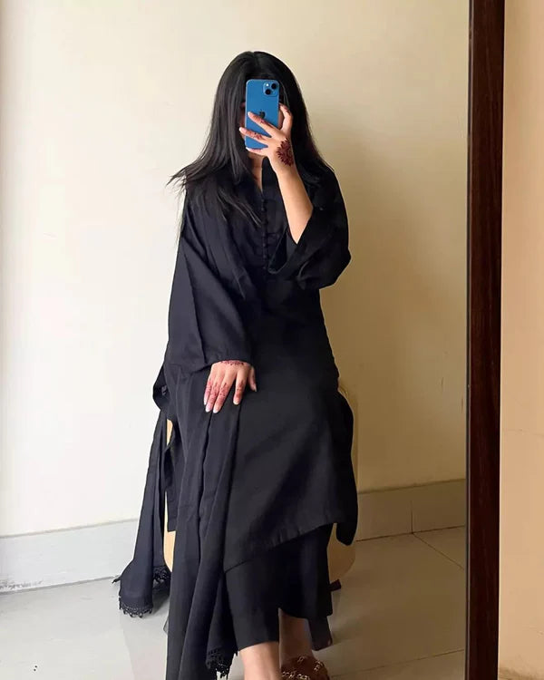 Serene Lace-Trimmed Kurta Set