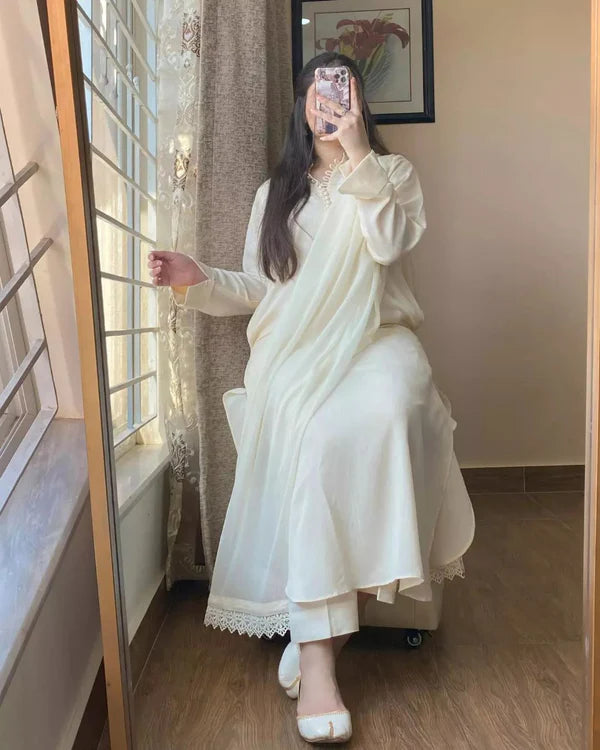 Serene Lace-Trimmed Kurta Set