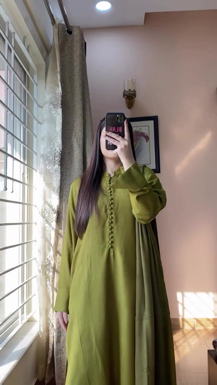 Serene Lace-Trimmed Kurta Set